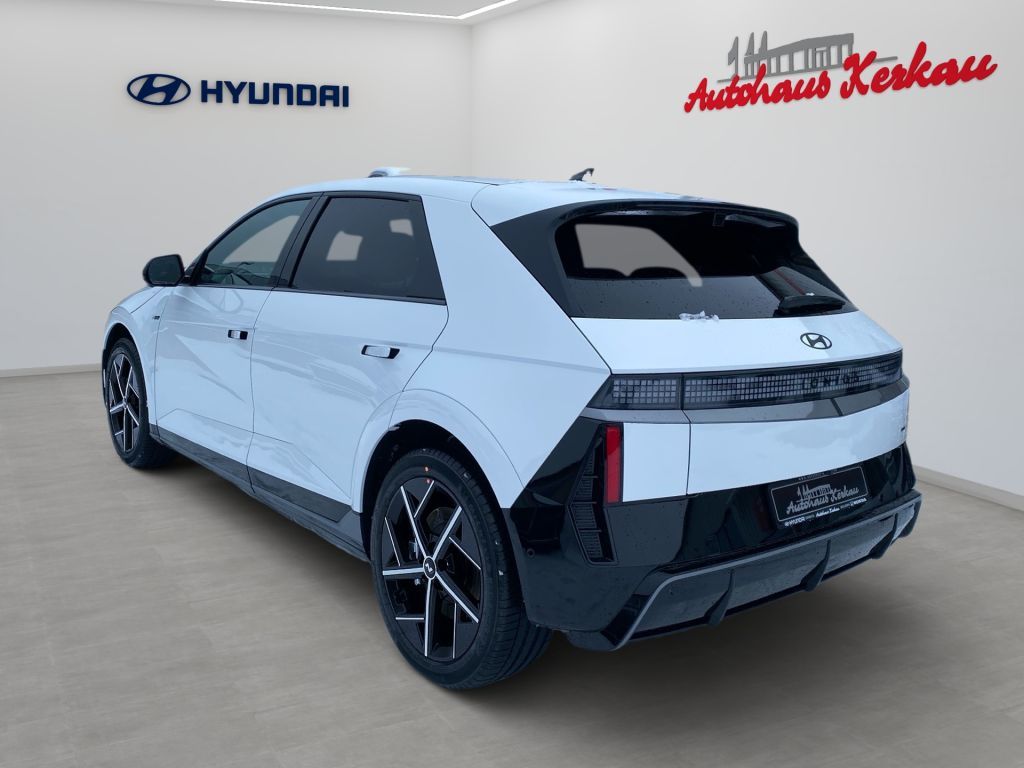 Fahrzeugabbildung Hyundai IONIQ 5 84 kWh 4WD N Line X + Park Paket