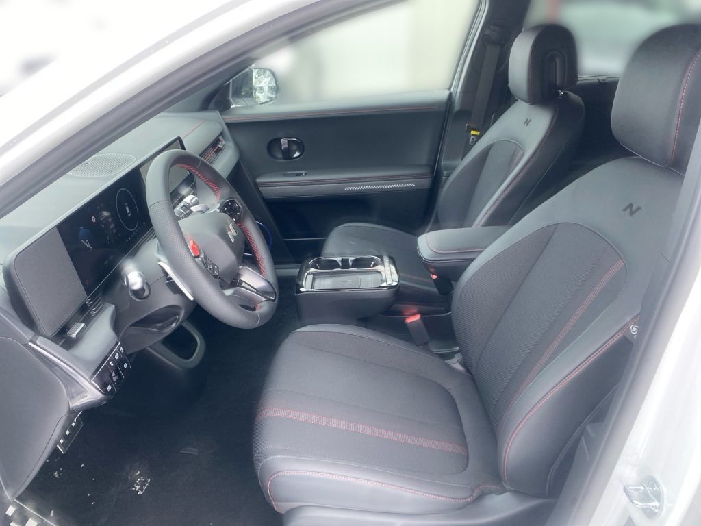 Fahrzeugabbildung Hyundai IONIQ 5 84 kWh 4WD N Line X + Park Paket