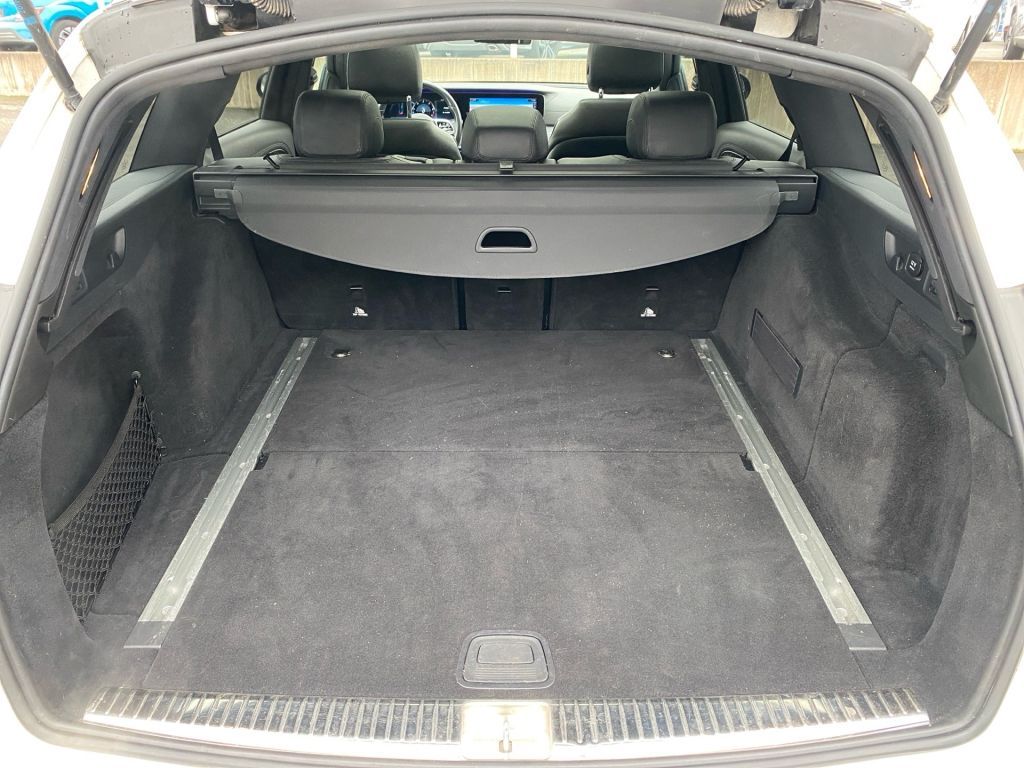 Fahrzeugabbildung Mercedes-Benz E 400d T *designo*Widescreen*Pano*HUD*Standhzg*