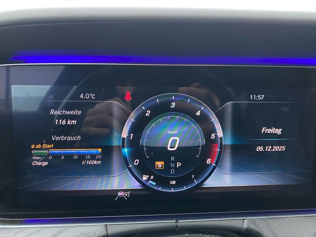 Fahrzeugabbildung Mercedes-Benz E 400d T *designo*Widescreen*Pano*HUD*Standhzg*