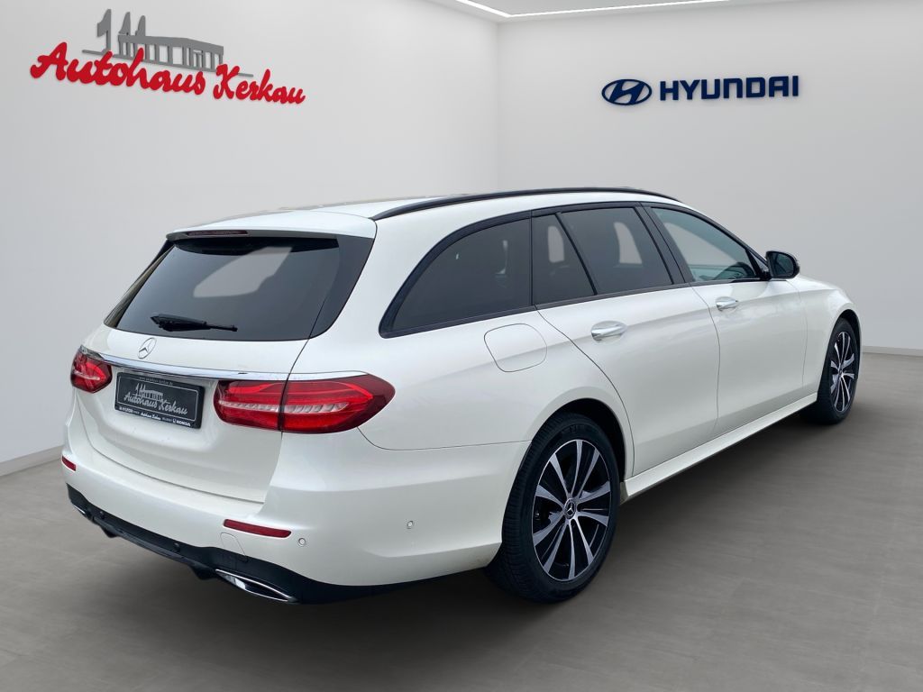 Fahrzeugabbildung Mercedes-Benz E 400d T *designo*Widescreen*Pano*HUD*Standhzg*