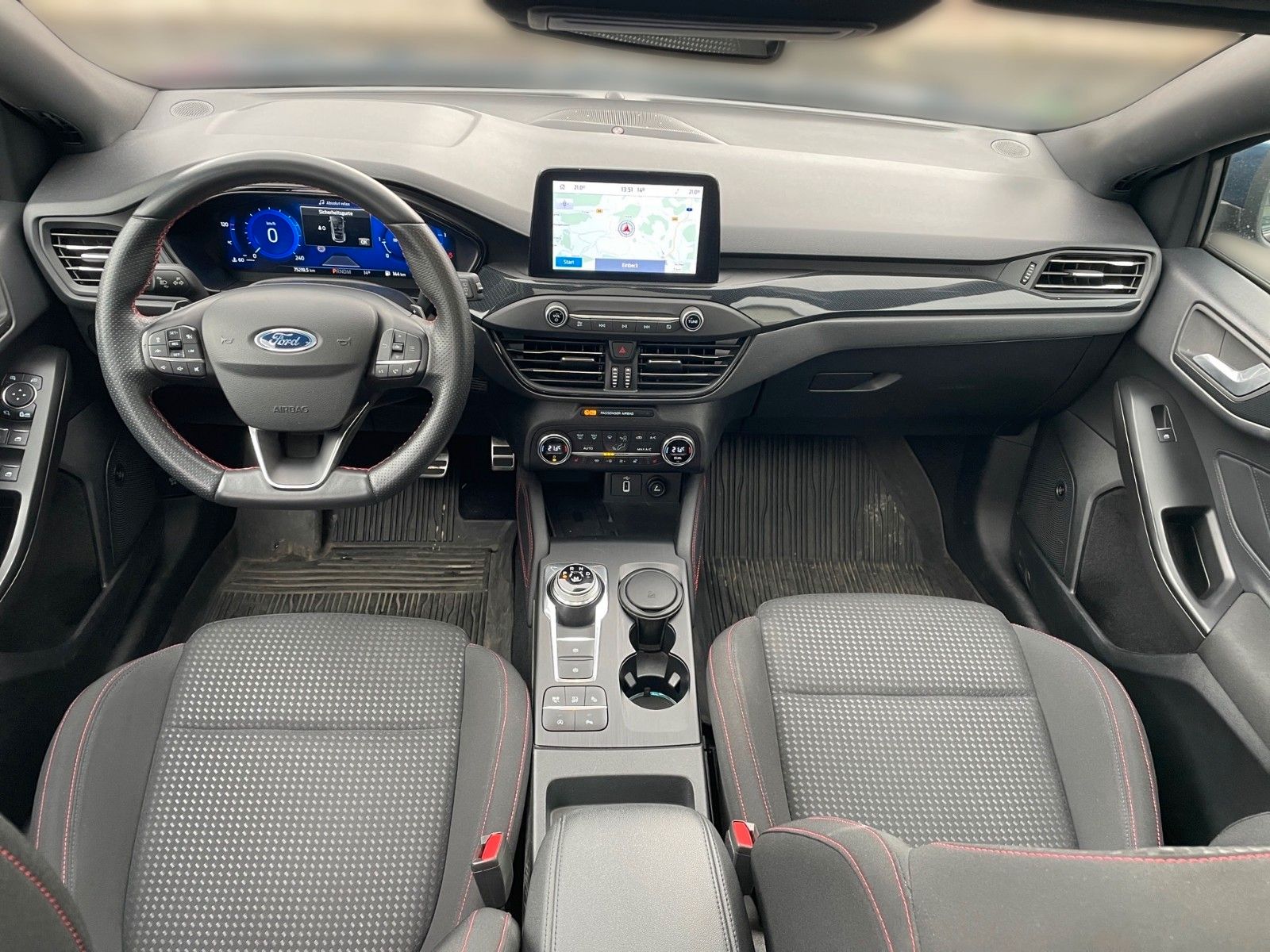 Fahrzeugabbildung Ford Focus Turnier ST-Line X *PANO*SHZ*NAVI*