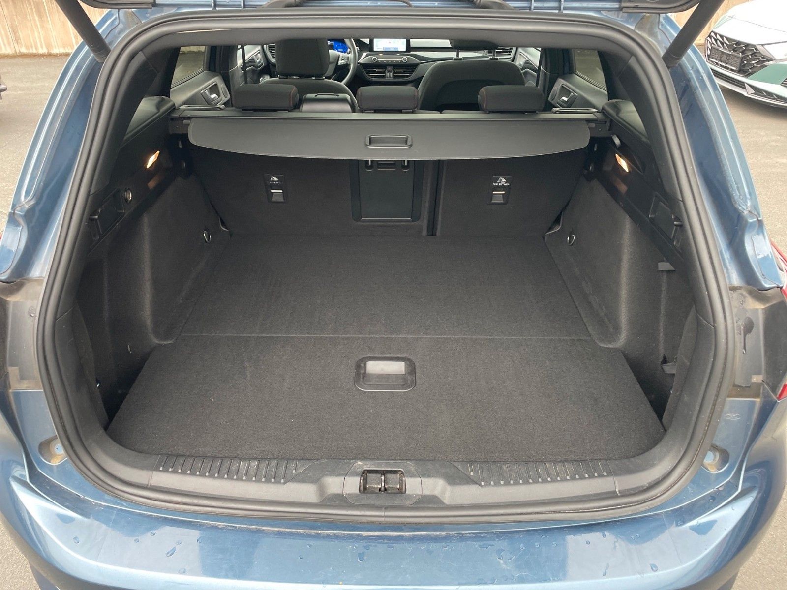 Fahrzeugabbildung Ford Focus Turnier ST-Line X *PANO*SHZ*NAVI*