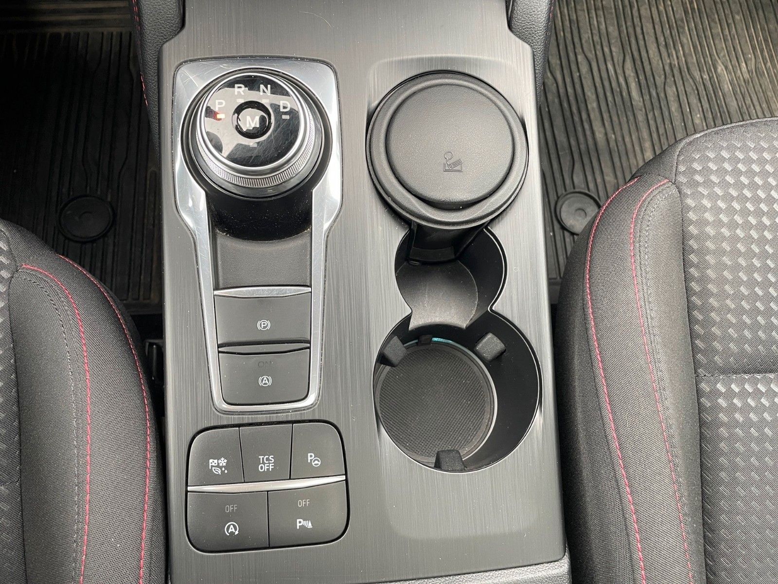 Fahrzeugabbildung Ford Focus Turnier ST-Line X *PANO*SHZ*NAVI*