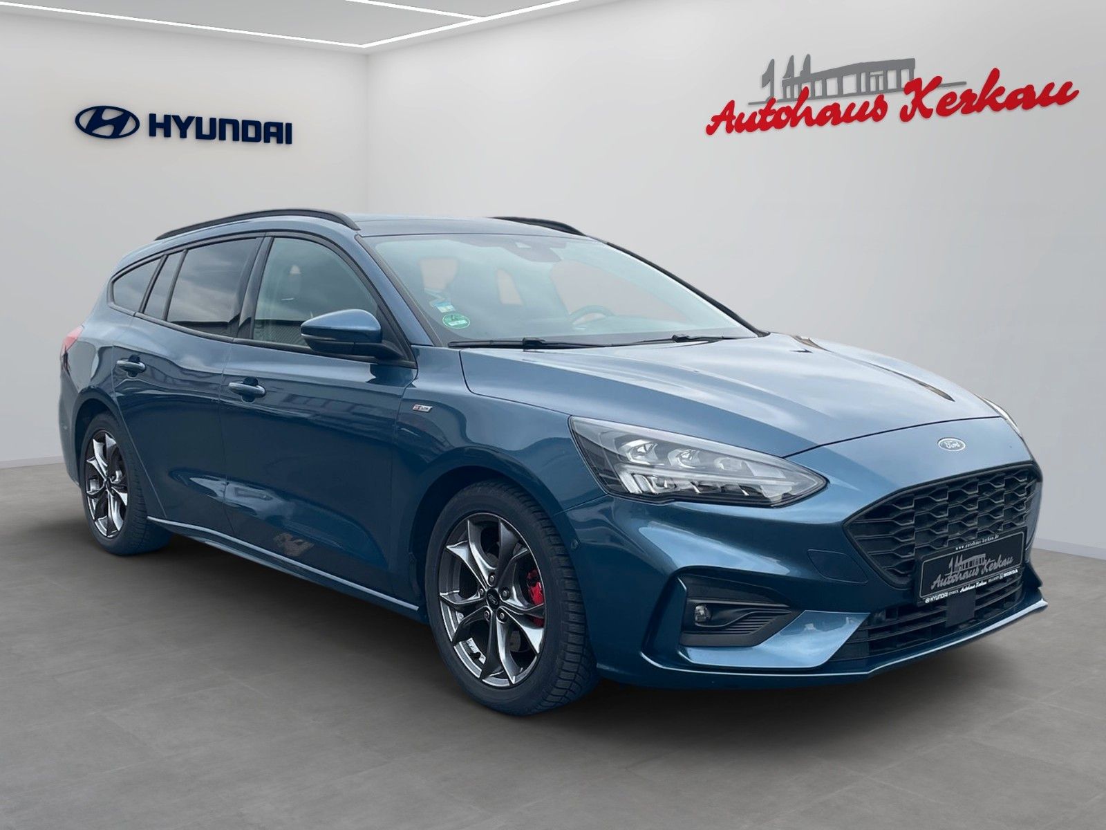 Fahrzeugabbildung Ford Focus Turnier ST-Line X *PANO*SHZ*NAVI*