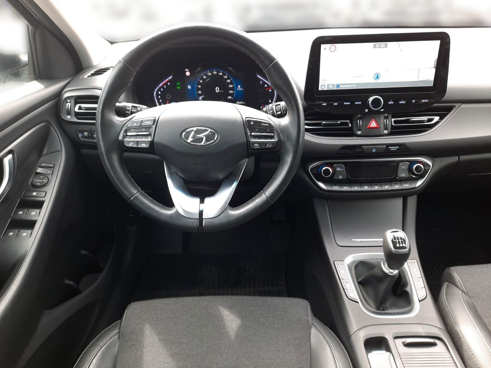 Fahrzeugabbildung Hyundai i30 Prime Mild-Hybrid *8fach bereift*