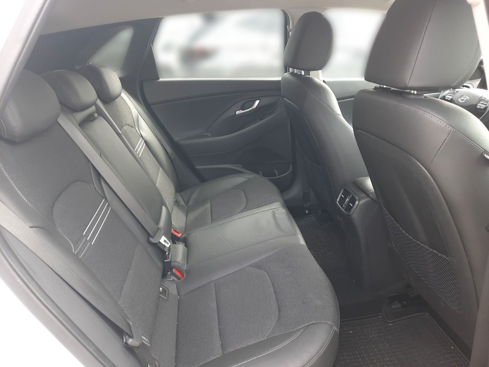Fahrzeugabbildung Hyundai i30 Prime Mild-Hybrid *8fach bereift*