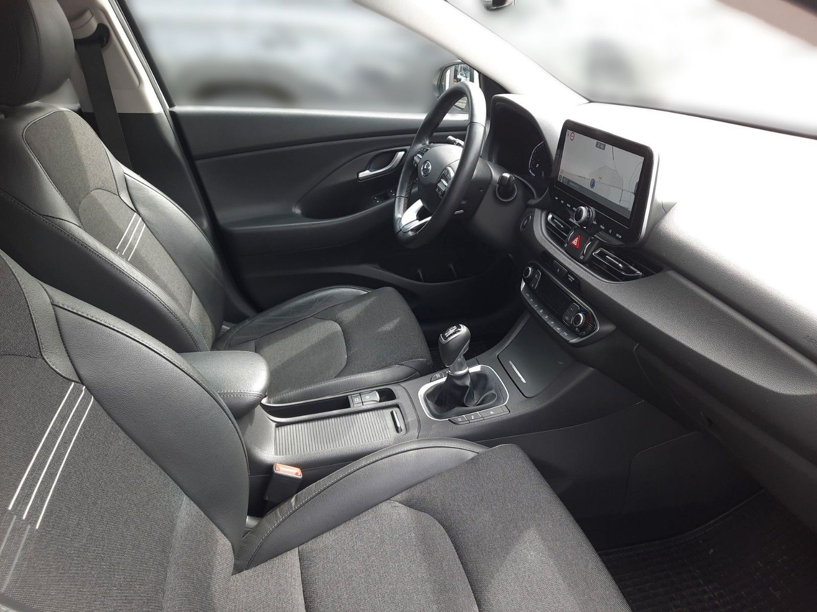 Fahrzeugabbildung Hyundai i30 Prime Mild-Hybrid *8fach bereift*