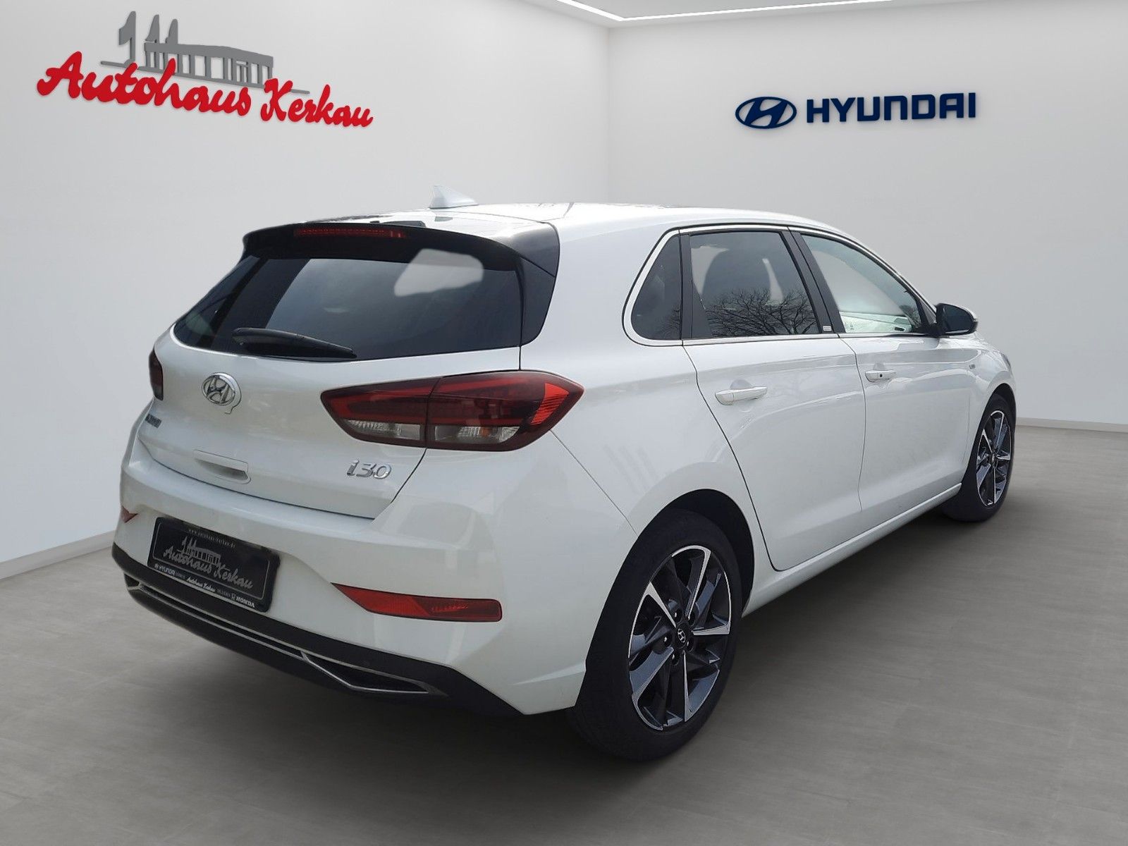 Fahrzeugabbildung Hyundai i30 Prime Mild-Hybrid *8fach bereift*