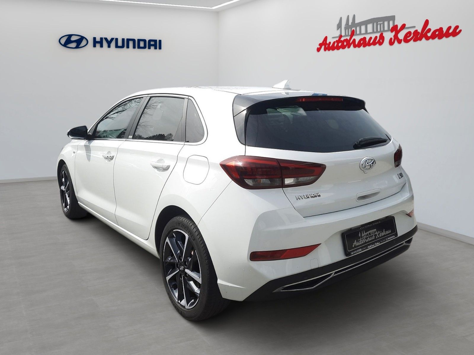 Fahrzeugabbildung Hyundai i30 Prime Mild-Hybrid *8fach bereift*