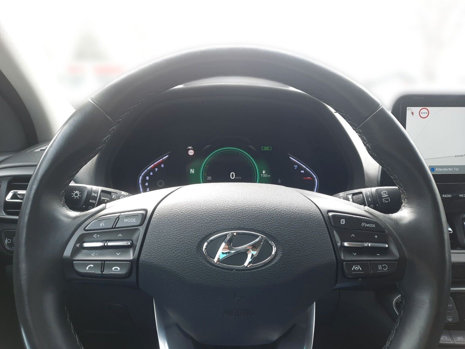 Fahrzeugabbildung Hyundai i30 Prime Mild-Hybrid *8fach bereift*
