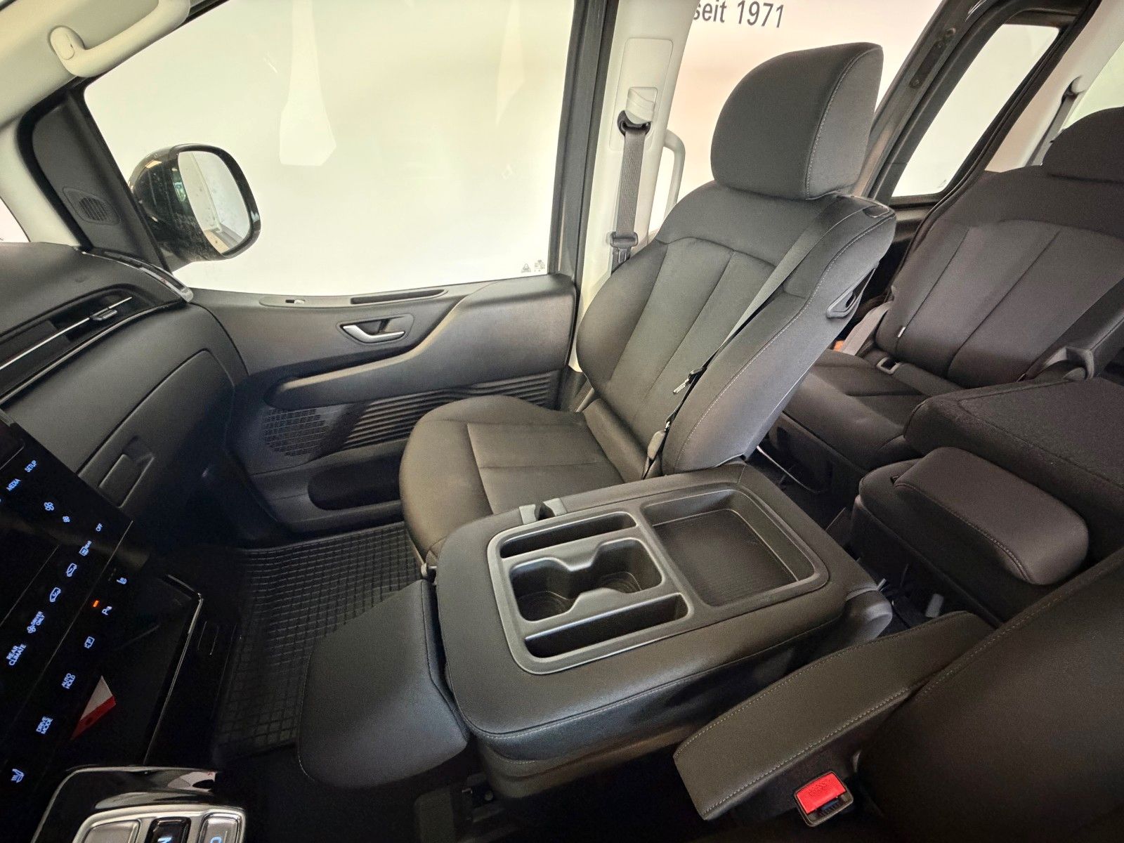 Fahrzeugabbildung Hyundai Staria Trend Hybrid 9-Sitzer