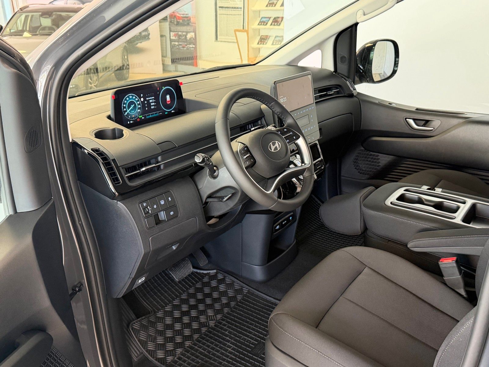 Fahrzeugabbildung Hyundai Staria Trend Hybrid 9-Sitzer