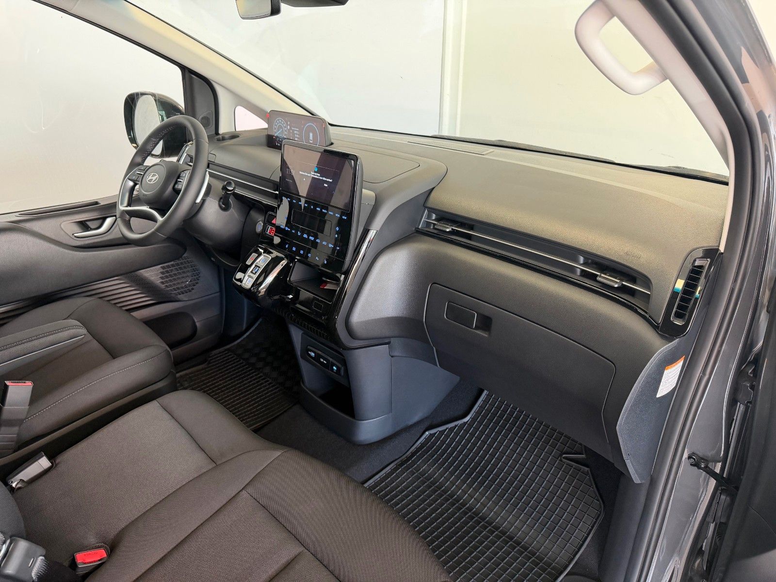 Fahrzeugabbildung Hyundai Staria Trend Hybrid 9-Sitzer