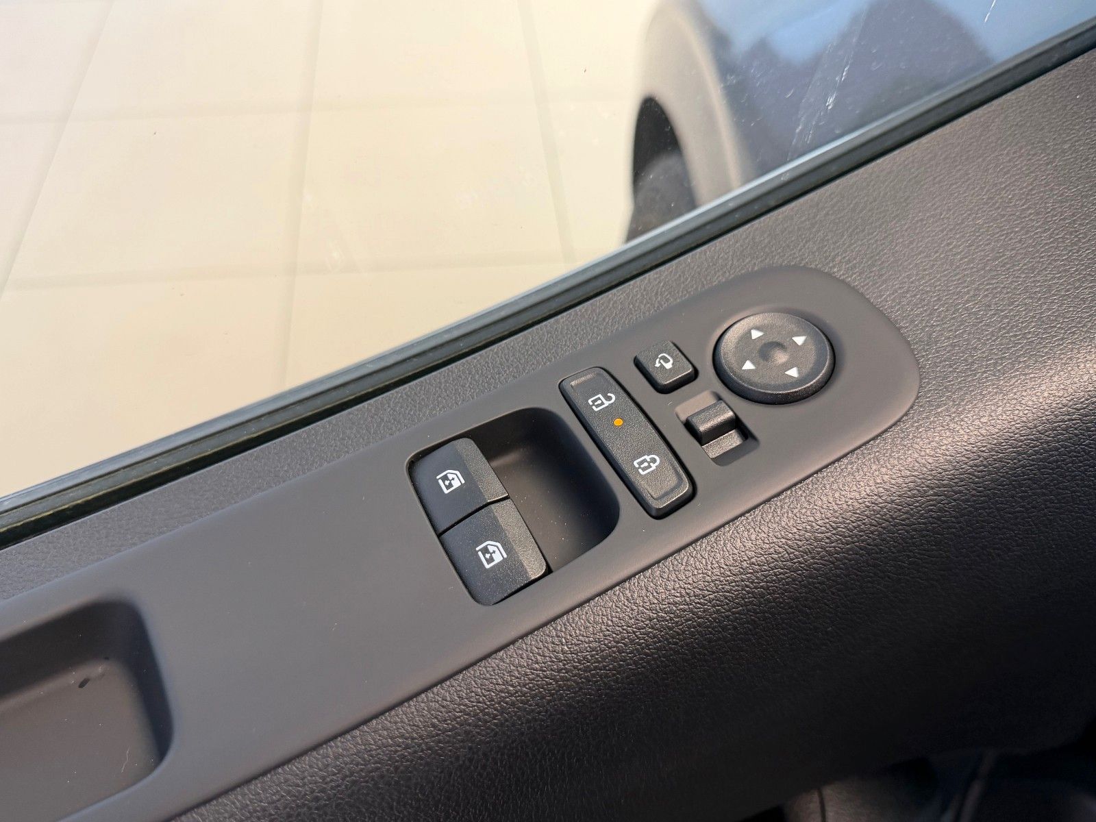 Fahrzeugabbildung Hyundai Staria Trend Hybrid 9-Sitzer