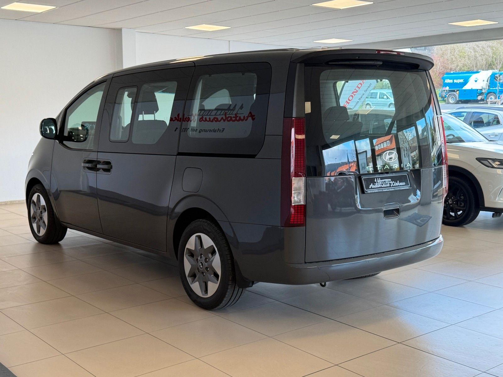 Fahrzeugabbildung Hyundai Staria Trend Hybrid 9-Sitzer
