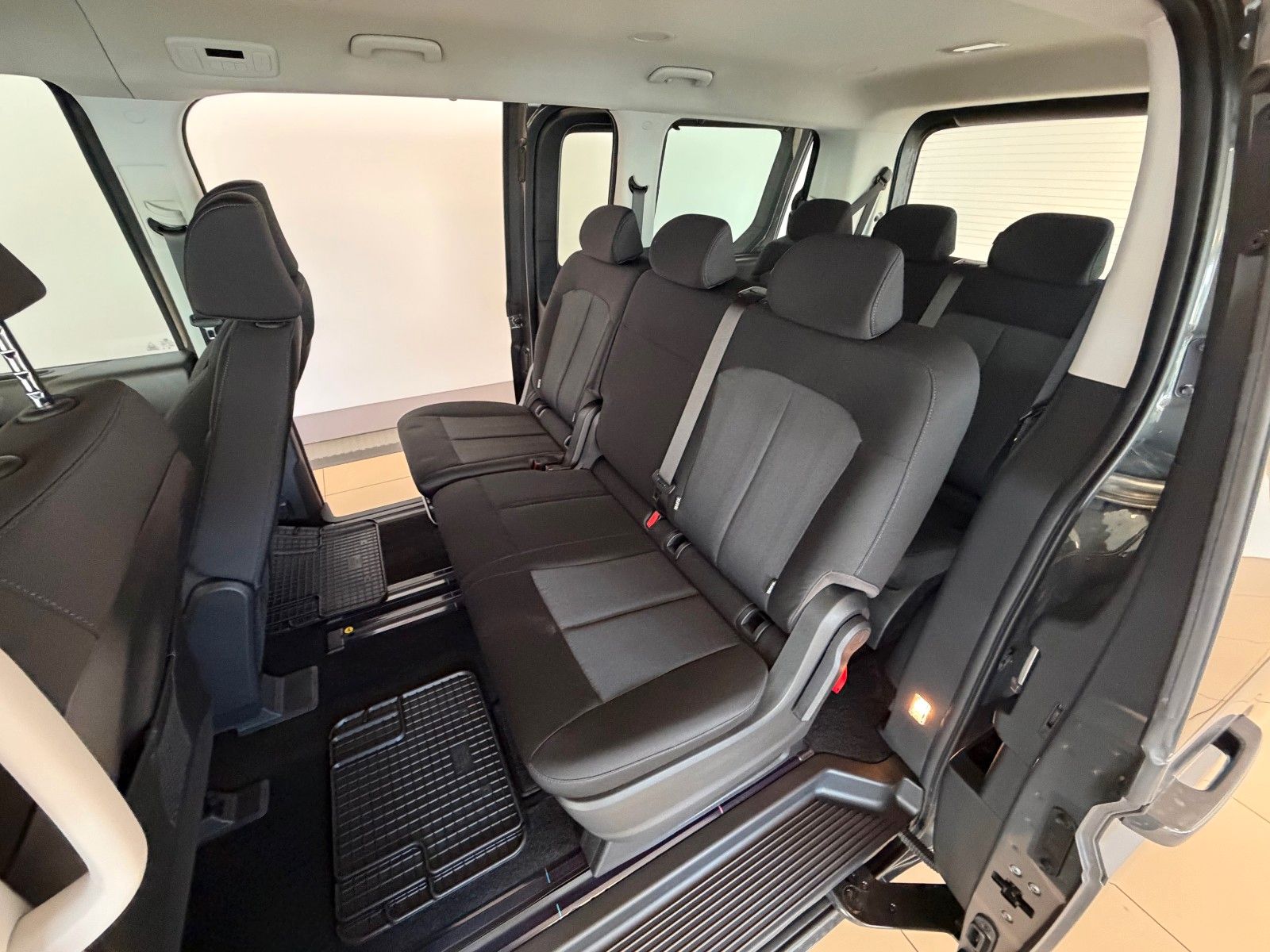 Fahrzeugabbildung Hyundai Staria Trend Hybrid 9-Sitzer