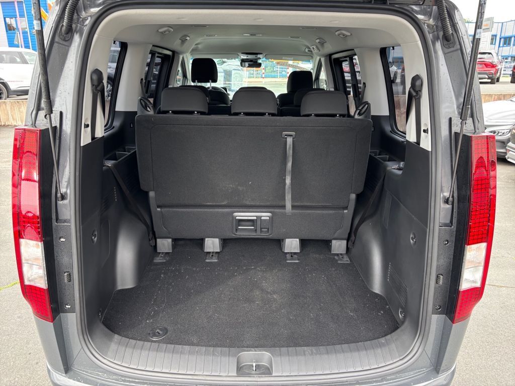 Fahrzeugabbildung Hyundai STARIA 1.6 T-GDI HEV Trend *9 Sitzer*