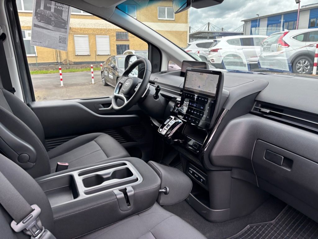 Fahrzeugabbildung Hyundai STARIA 1.6 T-GDI HEV Trend *9 Sitzer*