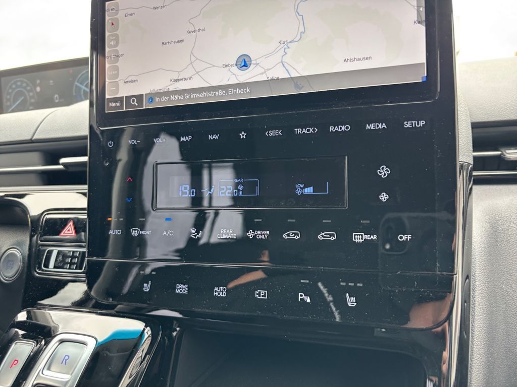 Fahrzeugabbildung Hyundai STARIA 1.6 T-GDI HEV Trend *9 Sitzer*