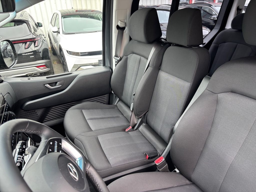 Fahrzeugabbildung Hyundai STARIA 1.6 T-GDI HEV Trend *9 Sitzer*