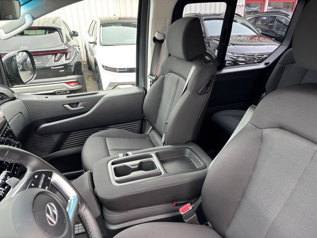 Fahrzeugabbildung Hyundai STARIA 1.6 T-GDI HEV Trend *9 Sitzer*