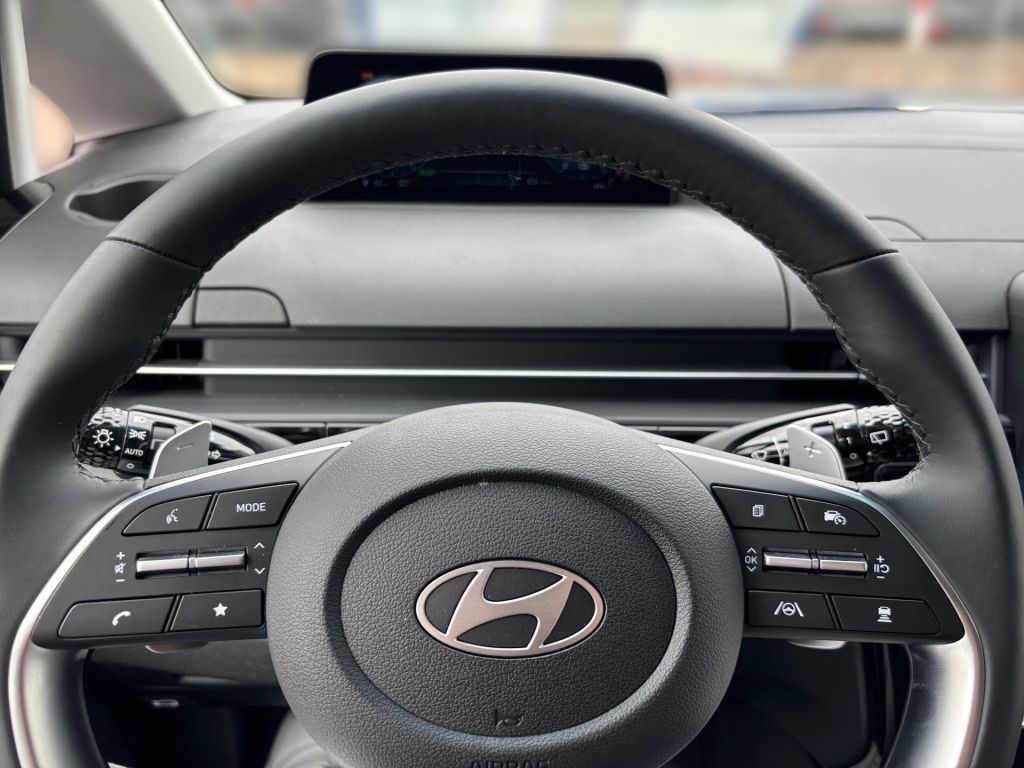 Fahrzeugabbildung Hyundai STARIA 1.6 T-GDI HEV Trend *9 Sitzer*