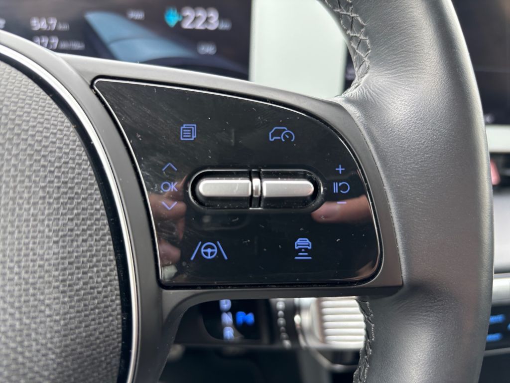 Fahrzeugabbildung Hyundai IONIQ 5 58 kWh 4WD Uniq *1.Hand*unfallfrei*