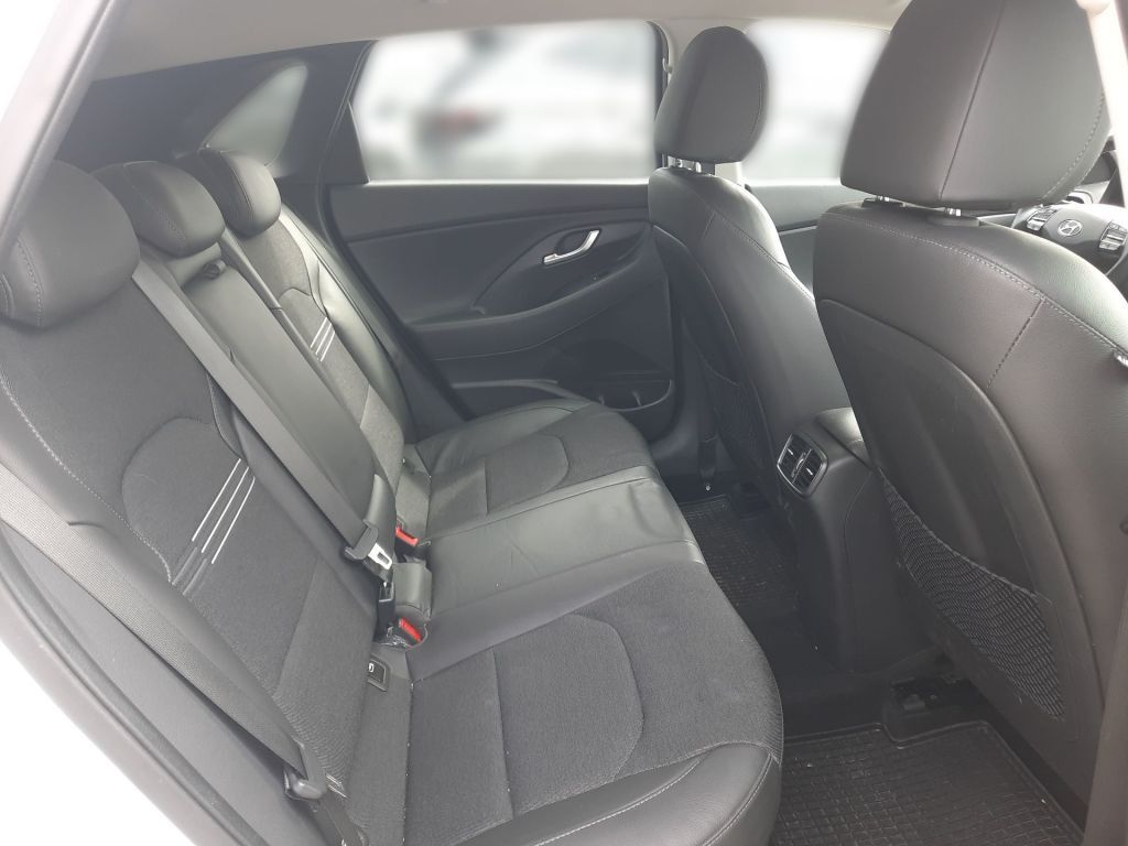 Fahrzeugabbildung Hyundai i30 1.5 T-GDI 48V-Hybrid Prime +Teileder-elek.Si