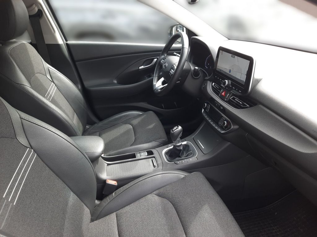 Fahrzeugabbildung Hyundai i30 1.5 T-GDI 48V-Hybrid Prime +Teileder-elek.Si