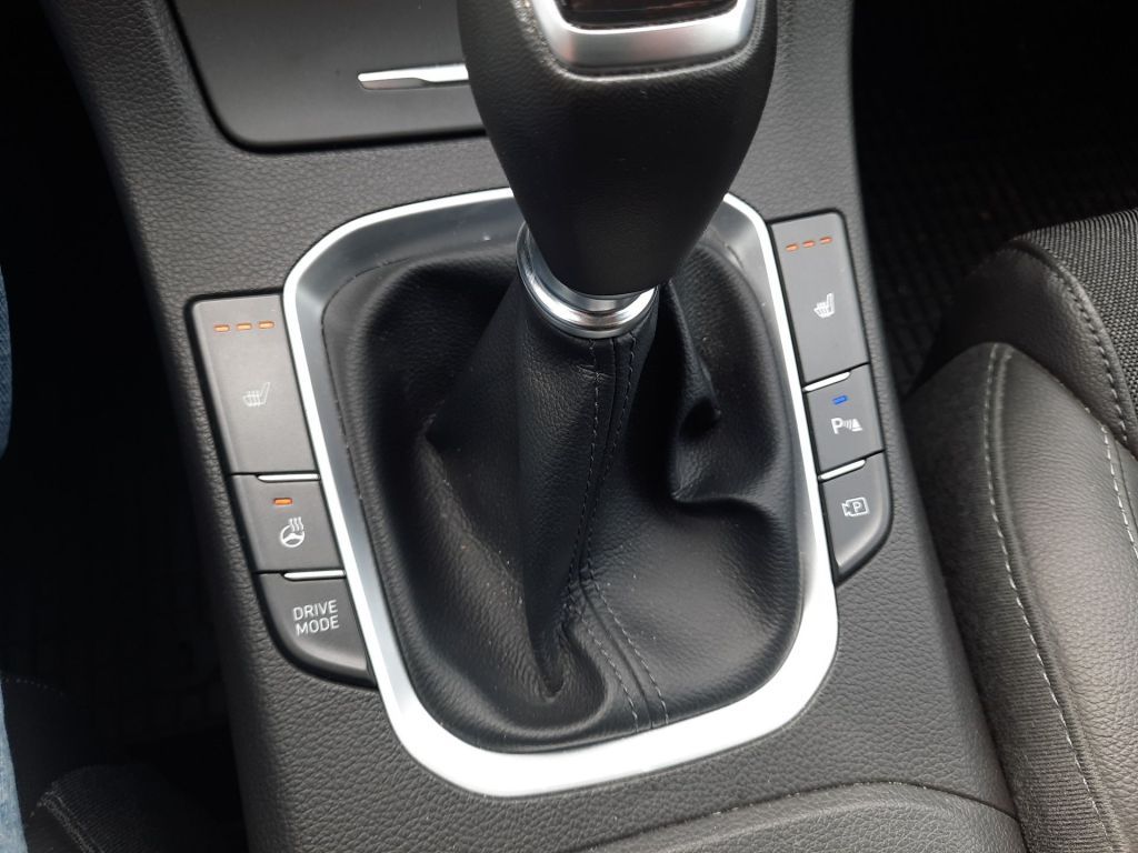 Fahrzeugabbildung Hyundai i30 1.5 T-GDI 48V-Hybrid Prime +Teileder-elek.Si