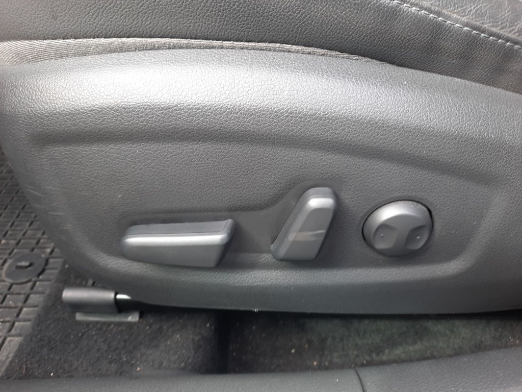 Fahrzeugabbildung Hyundai i30 1.5 T-GDI 48V-Hybrid Prime +Teileder-elek.Si