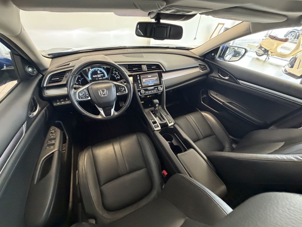 Fahrzeugabbildung Honda Civic 1.5 i-VTEC Turbo CVT Executive + AHK +