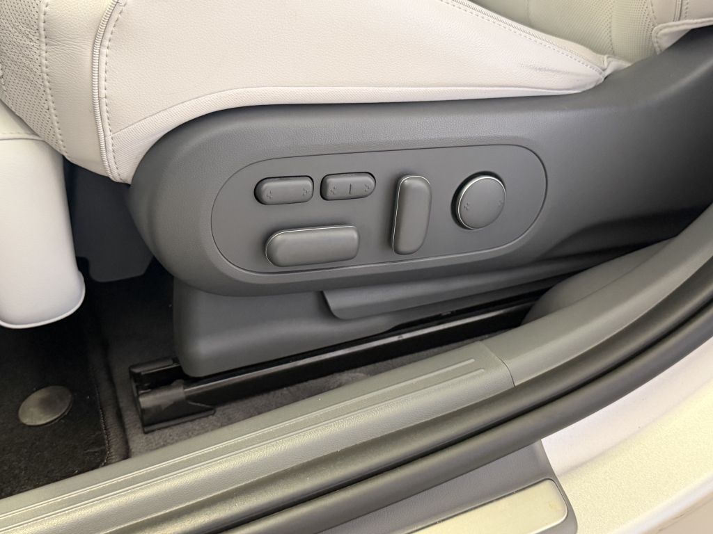 Fahrzeugabbildung Hyundai IONIQ 5 72,6 kWh 4WD Uniq SOH97%Garantie+Scheckh