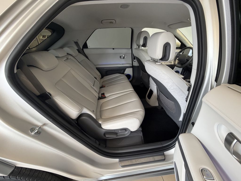 Fahrzeugabbildung Hyundai IONIQ 5 72,6 kWh 4WD Uniq SOH97%Garantie+Scheckh
