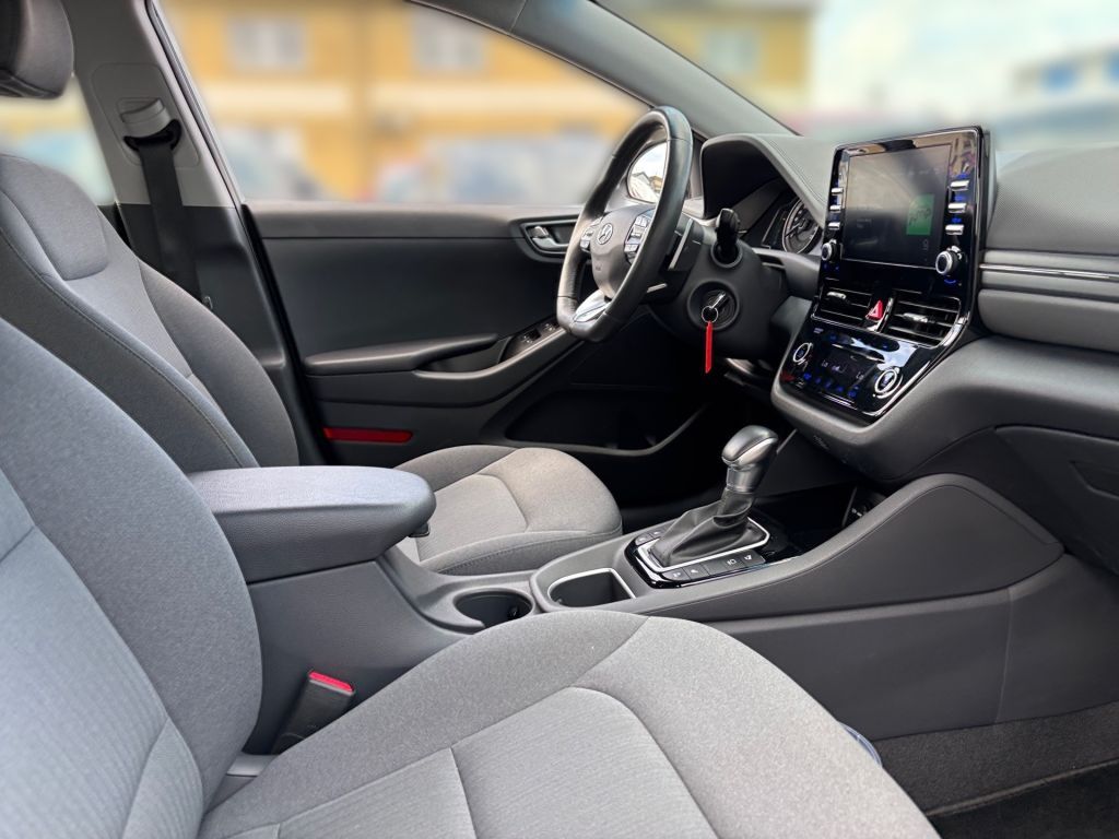 Fahrzeugabbildung Hyundai IONIQ Plug-in-Hybrid 1.6 GDI Trend *unfallfrei*