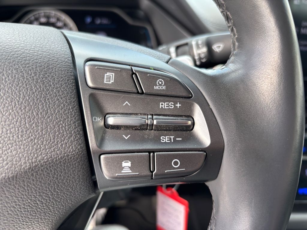 Fahrzeugabbildung Hyundai IONIQ Plug-in-Hybrid 1.6 GDI Trend *unfallfrei*