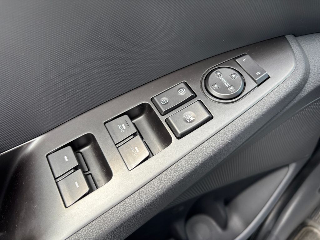 Fahrzeugabbildung Hyundai IONIQ Plug-in-Hybrid 1.6 GDI Trend *unfallfrei*
