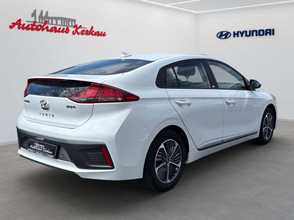 Fahrzeugabbildung Hyundai IONIQ Plug-in-Hybrid 1.6 GDI Trend *unfallfrei*