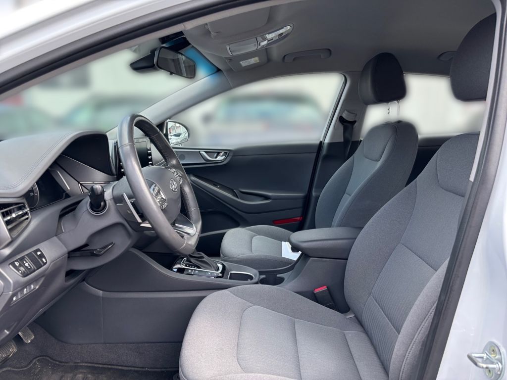 Fahrzeugabbildung Hyundai IONIQ Plug-in-Hybrid 1.6 GDI Trend *unfallfrei*