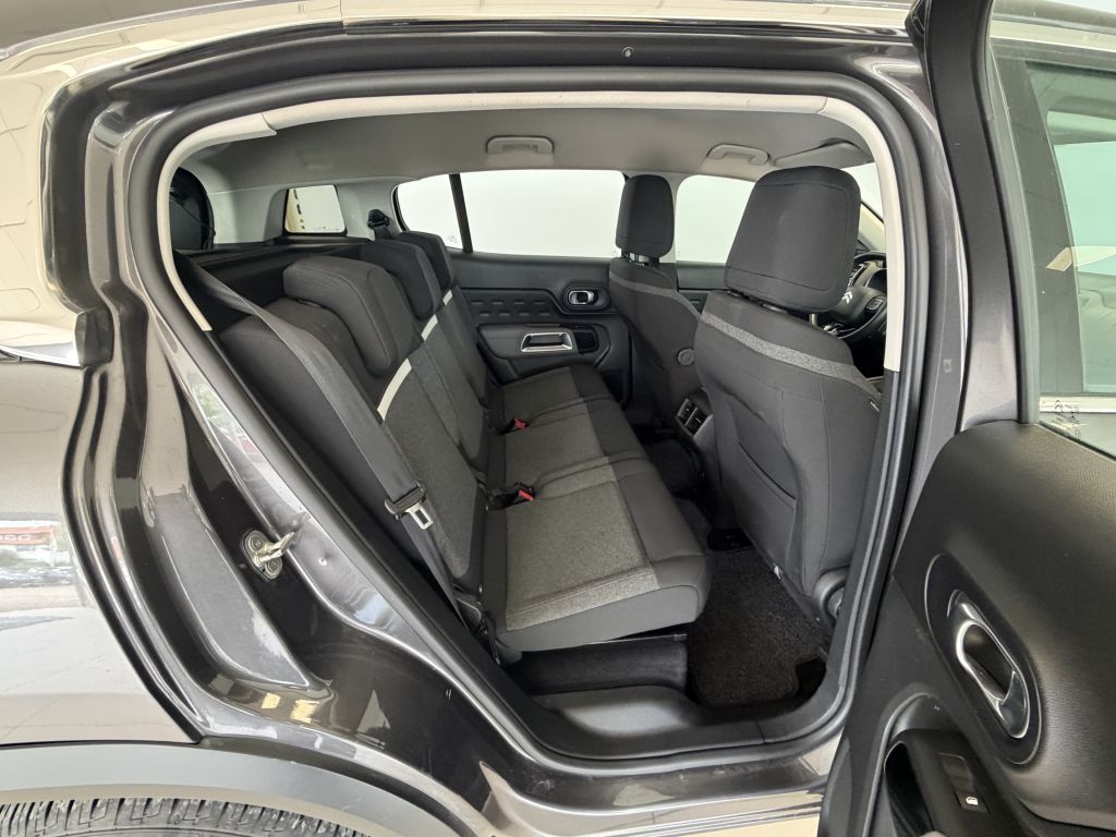 Fahrzeugabbildung Citroën C5 Aircross BlueHDI 130 LIVE