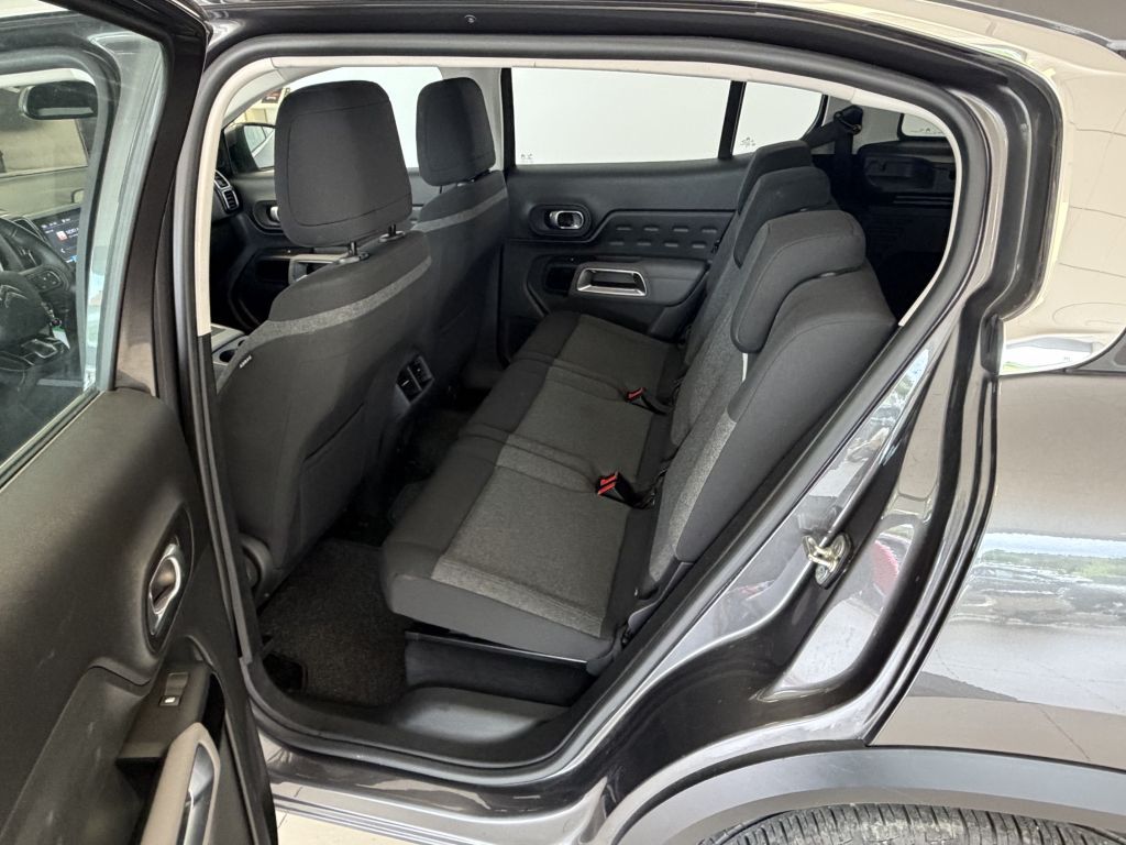 Fahrzeugabbildung Citroën C5 Aircross BlueHDI 130 LIVE