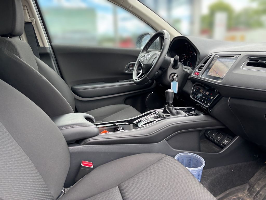 Fahrzeugabbildung Honda HR-V 1.6 i-DTEC Elegance + Navi +unfallfrei