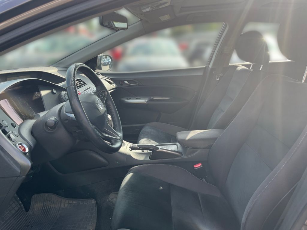 Fahrzeugabbildung Honda Civic 1.8i-VTEC Automatik Executive+NAV+