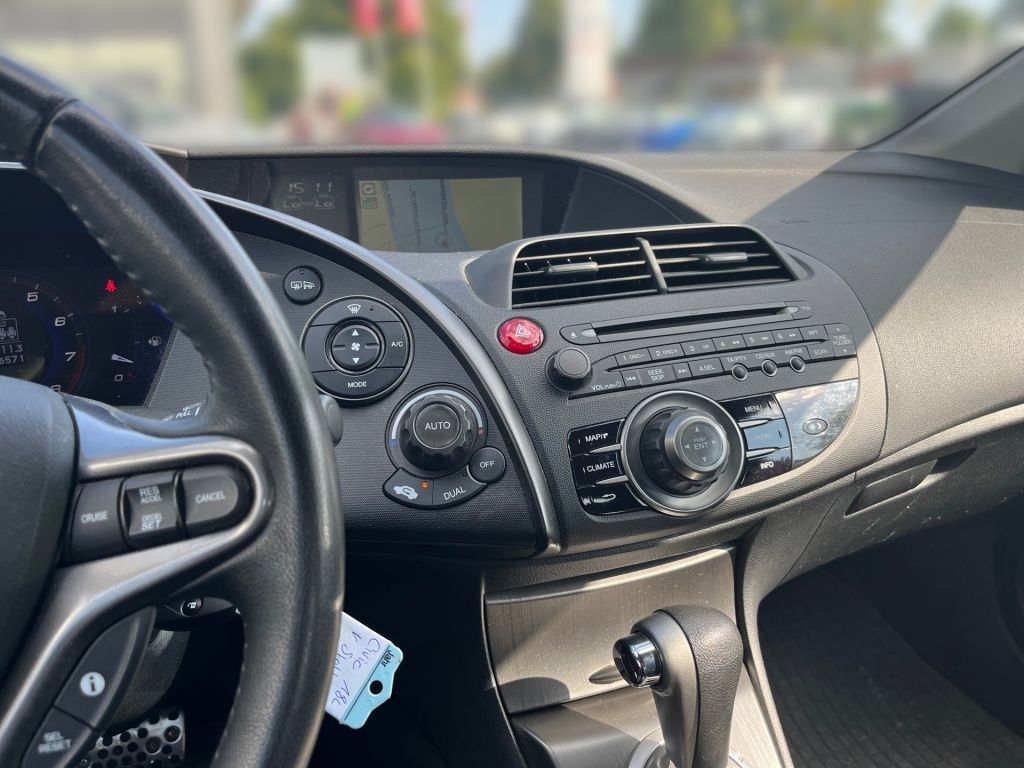 Fahrzeugabbildung Honda Civic 1.8i-VTEC Automatik Executive+NAV+
