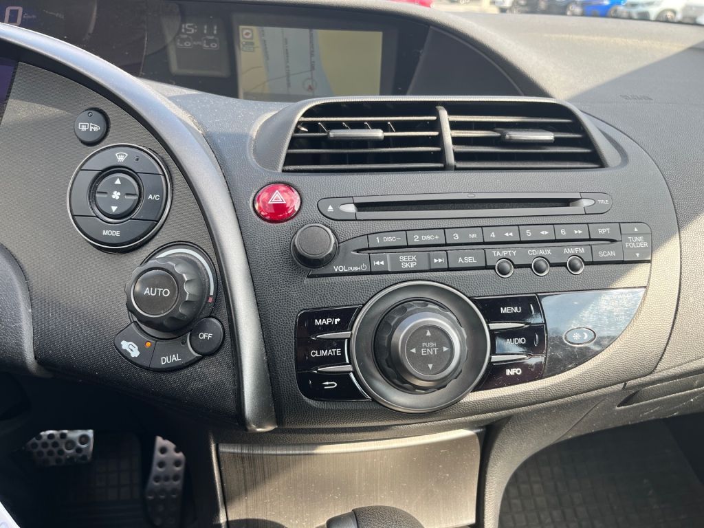 Fahrzeugabbildung Honda Civic 1.8i-VTEC Automatik Executive+NAV+