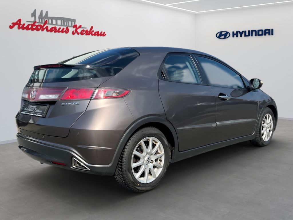 Fahrzeugabbildung Honda Civic 1.8i-VTEC Automatik Executive+NAV+