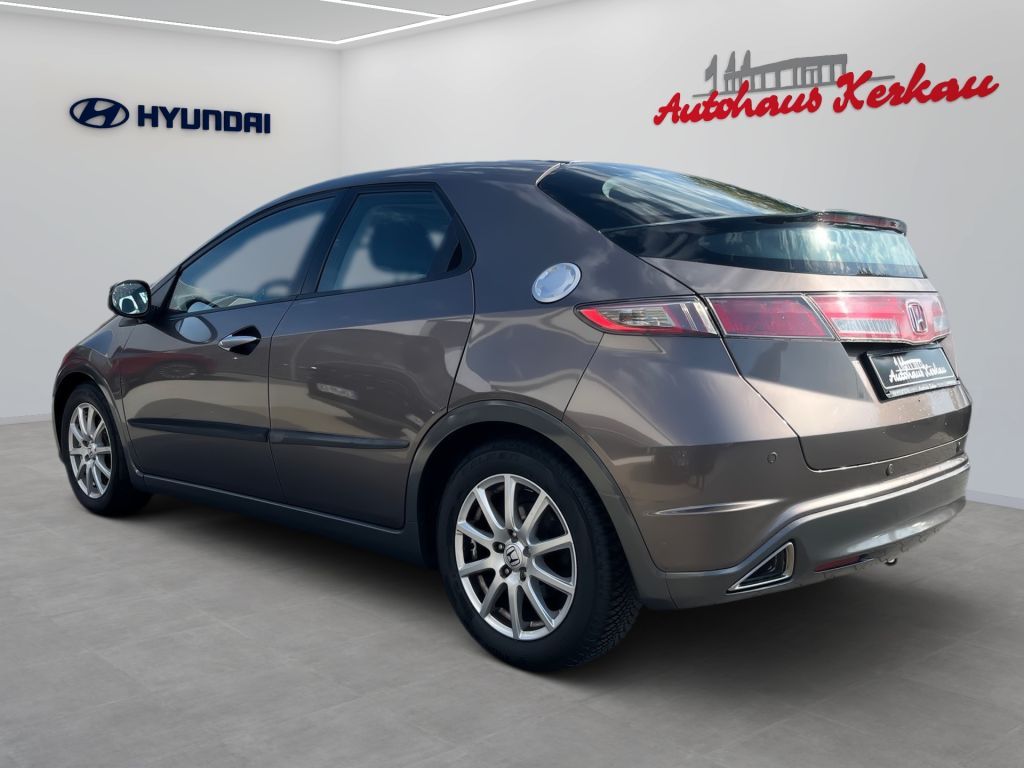 Fahrzeugabbildung Honda Civic 1.8i-VTEC Automatik Executive+NAV+