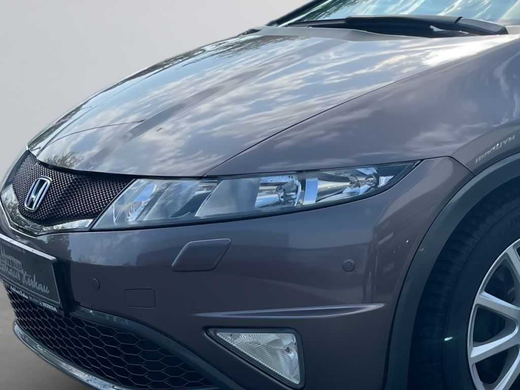 Fahrzeugabbildung Honda Civic 1.8i-VTEC Automatik Executive+NAV+