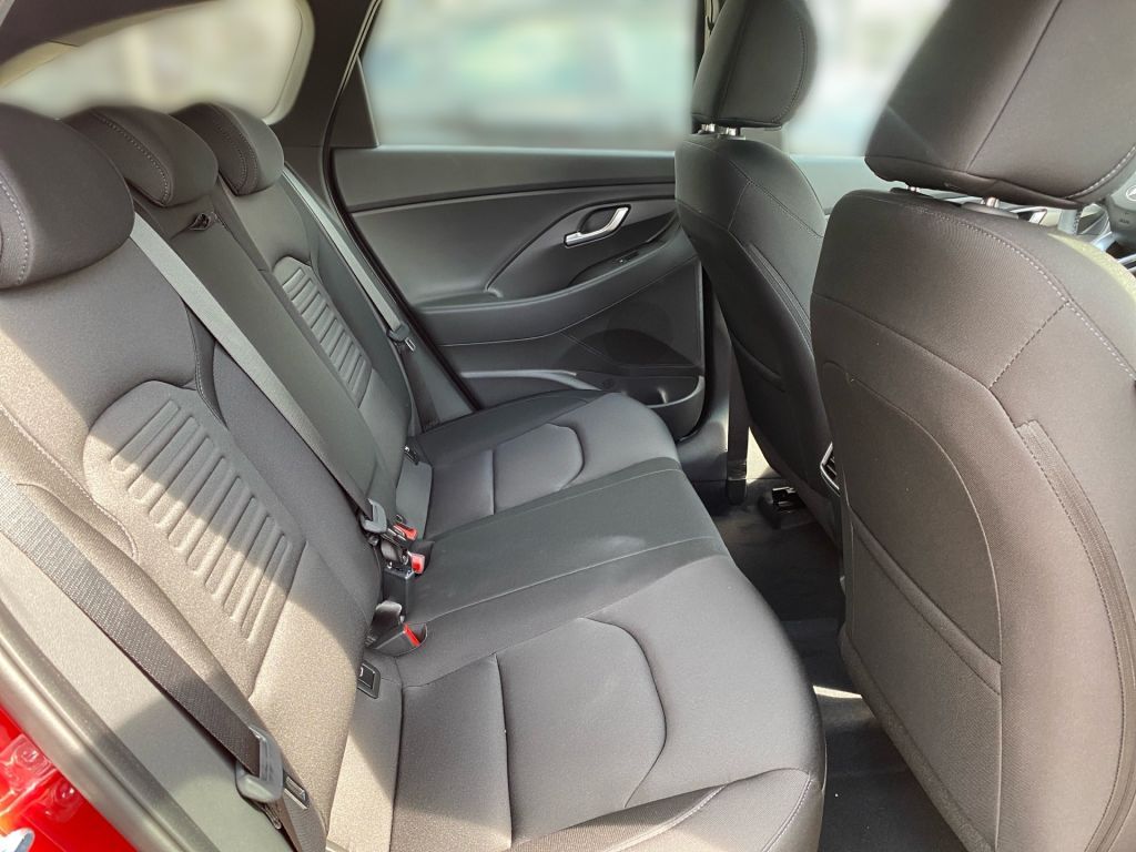 Fahrzeugabbildung Hyundai i30 Kombi 1.0 T-GDI Advantage